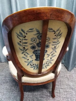 chaise Louis XV Dos exterieur brodé